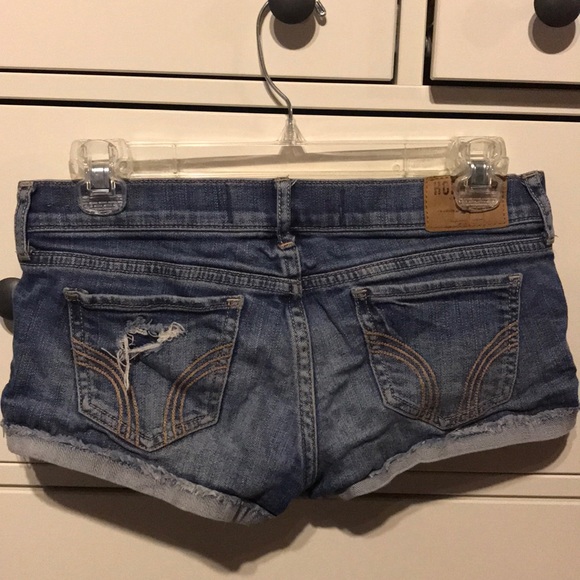 Hollister denim shorts - SZ 1 - Picture 2 of 3